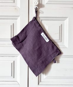 kleine Kosmetiktasche aus Leinen von LInen Couture, Pastell Plum, hängend