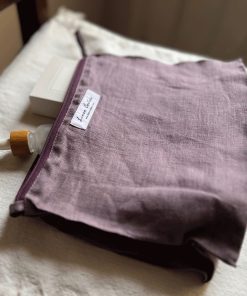 Kosmetiktasche aus Leinen Ökotex von Linen Couture in Pastell Lila, mit Inhalt