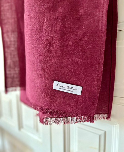 Linen Couture Label am Leinenschal Dark Plum