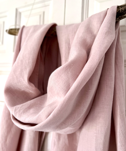 Detail des Leinen Wickeltuchs Pale Pink mit Fransen