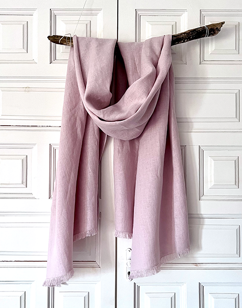 Großes Leinen Wickeltuch Pale Pink mit Fransen