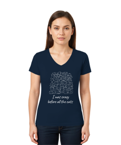 Damen V-Neck Katzenprint Shirt in Navy mit weißem Aufdruck getragen