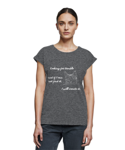 Damen T-Shirt Katzen „trouble“ white print in Charcoal mit verlängerten Schultern am Model