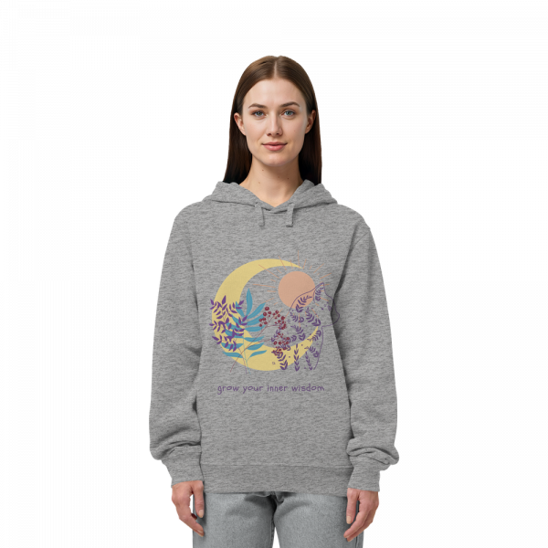 Frau trägt grauen Katzen Hoodie mit achtsamem Katzenmotiv