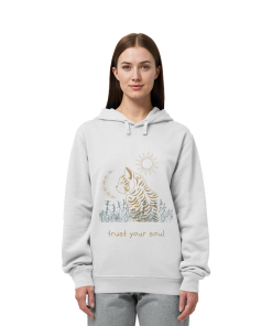 Frau trägt weißen Katzen Hoodie mit spirituellem Katzenmotiv