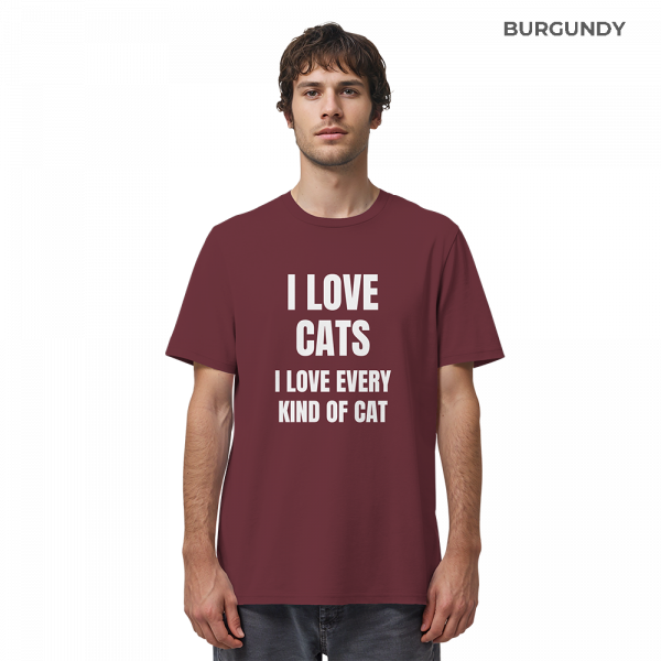 Mann trägt weinrotes Cat Lover Statement Shirt mit minimalistischem Katzen Spruch