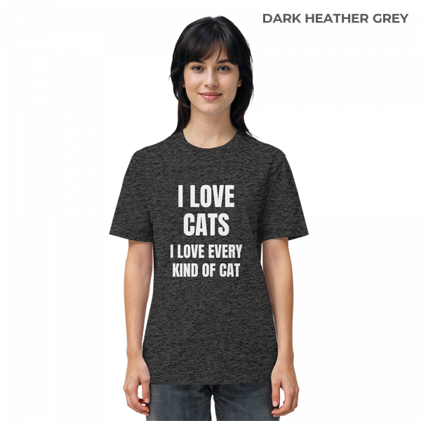 Frau trägt dunkelgrau meliertes Katzen Shirt mit Aufdruck „I love every kind of cat“ im Alltag