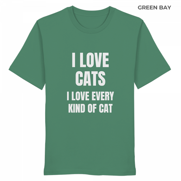 Pastellgrünes Unisex Bio Shirt mit Aufdruck „I love cats I love every kind of cat“ auf weißem Hintergrund