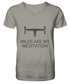 Hellgraues Cycling T-Shirt Herren mit V-Ausschnitt und „Miles are my meditation“ Schriftzug sowie minimalistischem Rennradlenker