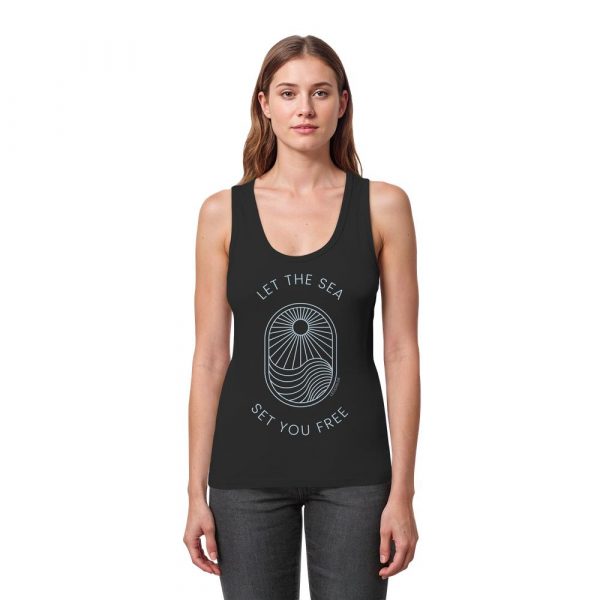 Model trägt schwarzes enganliegendes Tank Top Damen mit Beach Vibes Print
