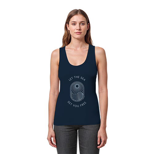 Model trägt marineblaues Tank Top Damen mit Sommermotiv