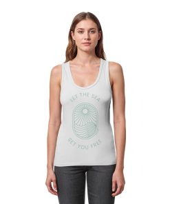 Model trägt weißes Sommer Tank Top Damen mit Beach Design