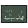 Hunde Fußmatte hereingedackelt Waldgrün mit minimalistischem Dackel auf dunkelgrünem Hintergrund