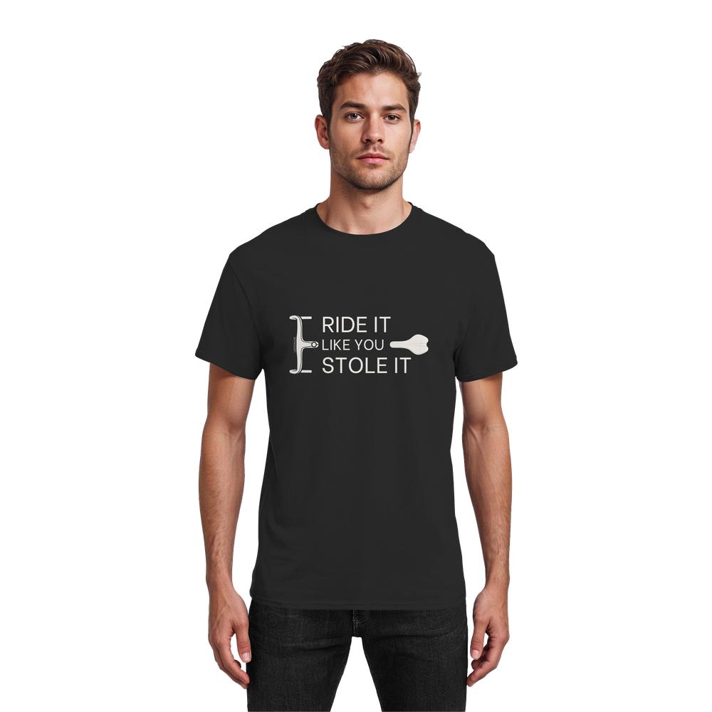 Model trägt schwarzes Fahrrad Shirt Herren mit „Ride it like you stole it“ Print