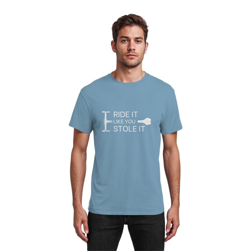 Model trägt graublaues Fahrrad Shirt Herren mit „Ride it like you stole it“ Print
