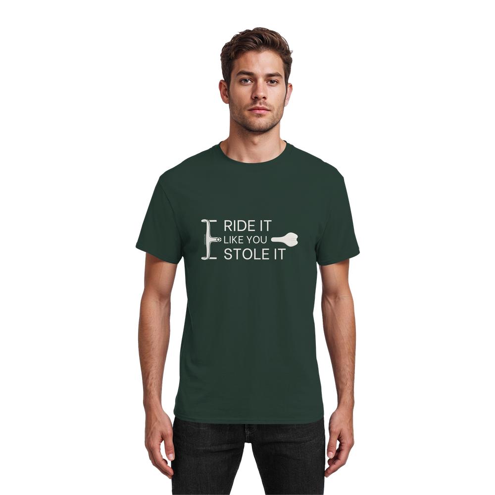 Model trägt dunkelgrünes Fahrrad Shirt Herren mit „Ride it like you stole it“ Print