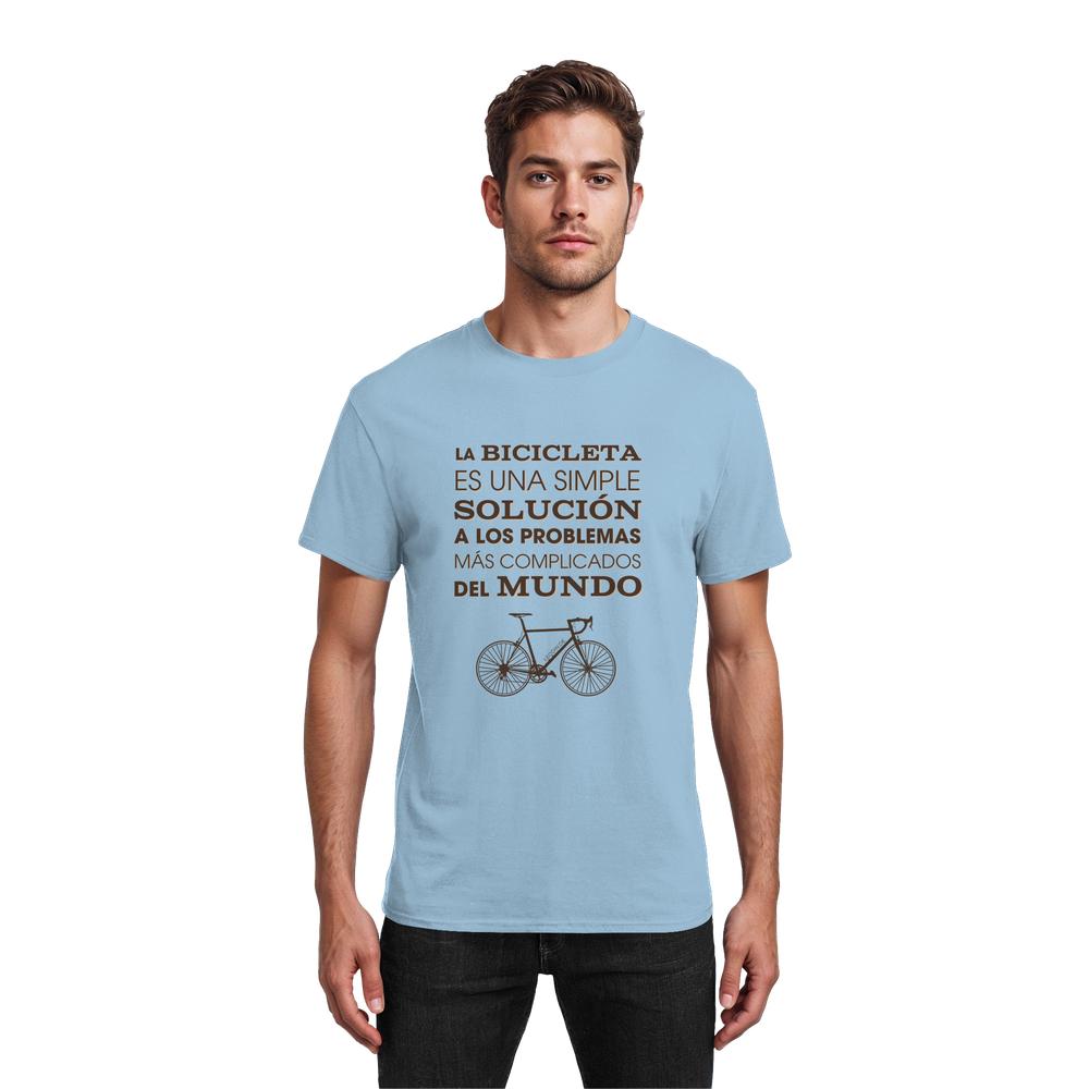 Männliches Model trägt hellblaues Cycling Shirt unisex mit Rennrad Motiv