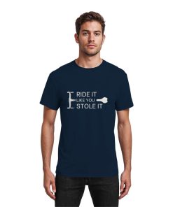 Model trägt dunkelblaues Cycling Shirt Herren mit lustigem Bike Spruch