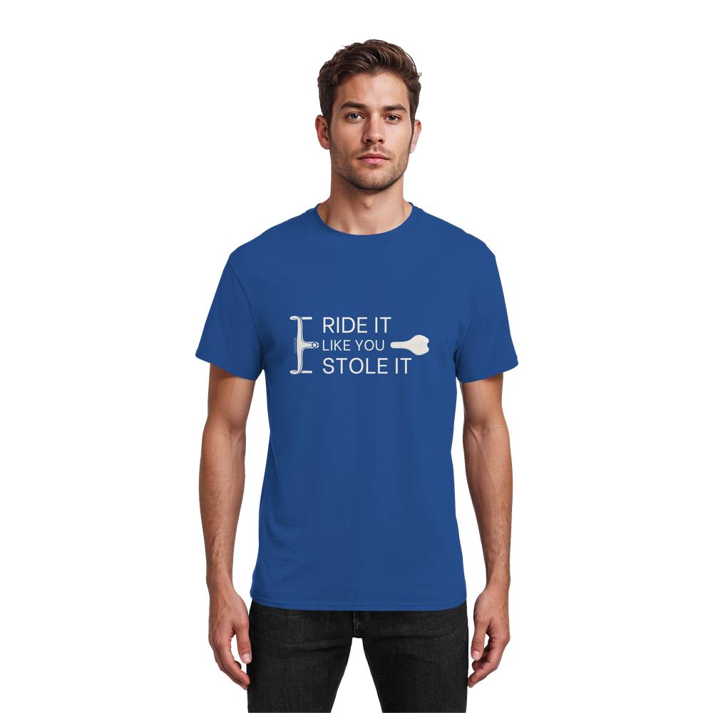 Model trägt blaues Cycling Shirt Herren mit lustigem Bike Spruch