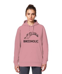 Weibliches Model trägt rosa Fahrrad Hoodie unisex mit stylischer Fahrradkette und Bikeoholic Schriftzug