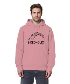 Männliches Model trägt rosa Fahrrad Hoodie unisex mit stylischer Fahrradkette und Bikeoholic Schriftzug