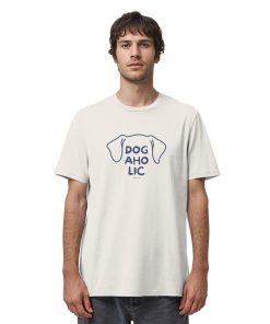 Herrenmodel trägt cremefarbenes Hundeshirt mit Line-Art-Motiv