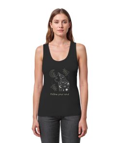 Frau trägt schwarzes Katzen Tank Top mit spirituellem Katzenmotiv