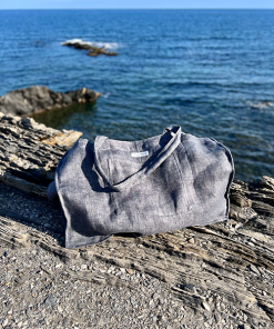 Graue Leinen Strandtasche Asphalt Grau am Meer
