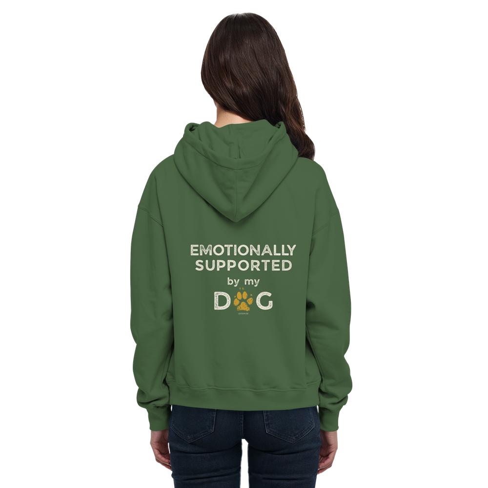 Olivgrüner Hunde Hoodie an Frau mit Emotionally Supported Rückenprint