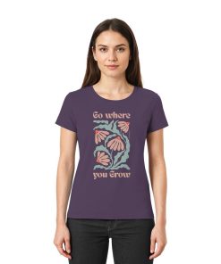 Frau trägt violettes Go where you grow Damen Shirt