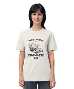 Naturweißes Dramatic Dog Unisex Shirt als Damen Tragebild