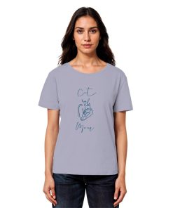 Model trägt lavendelfarbenes Cat Mom Damen T-Shirt mit minimalistischem Katzenprint