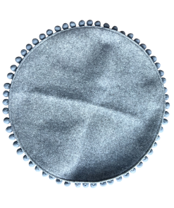 Runde graue Katzenliegematte aus Filz mit Pompons am Rand, 50 cm Durchmesser, von Saveplace